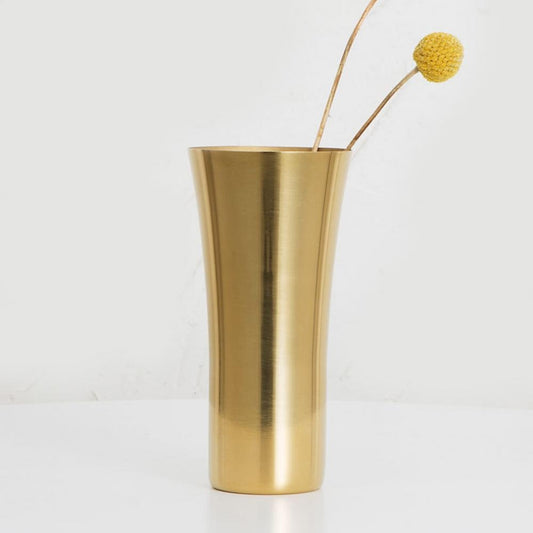 Becher-Vase